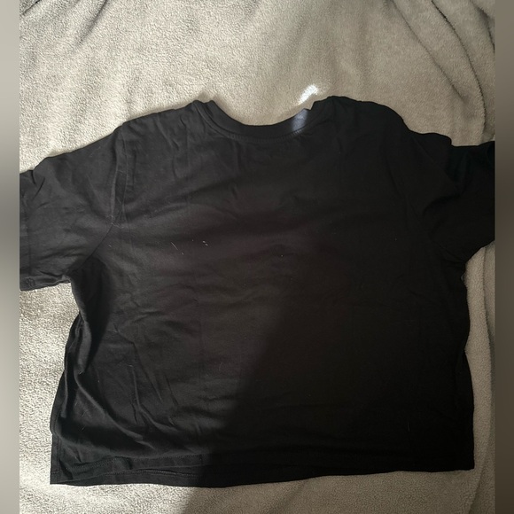 Crop Top. - Picture 3 of 3